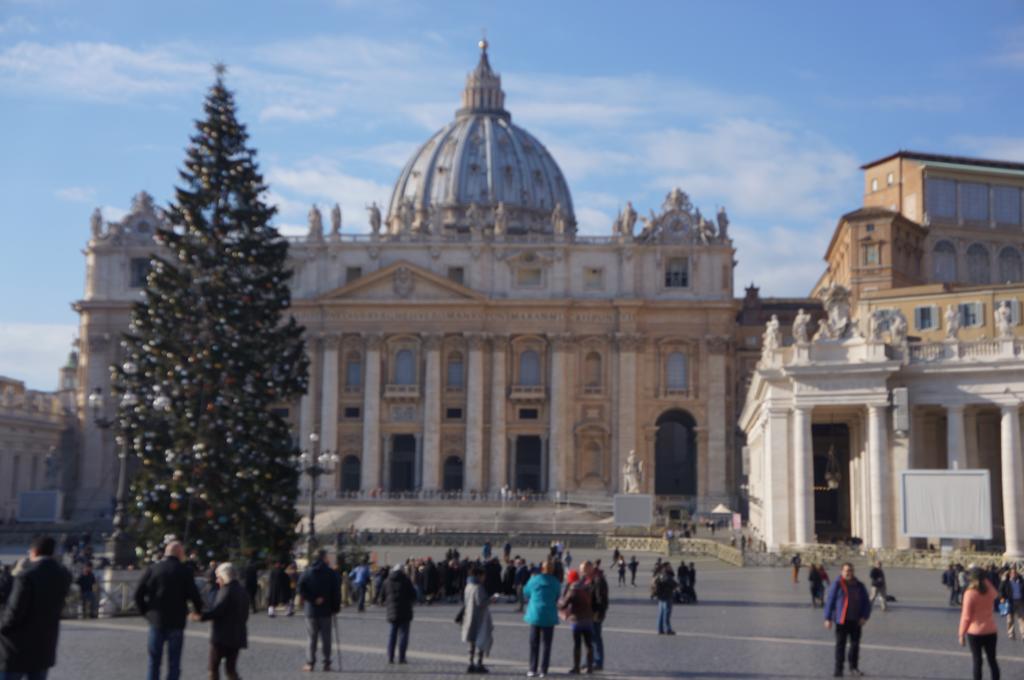 Pope's Roma
